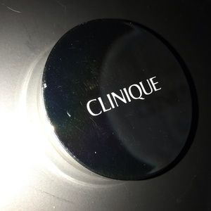 🌸2/$30🌸 Clinique Uplifting Illuminating Powder